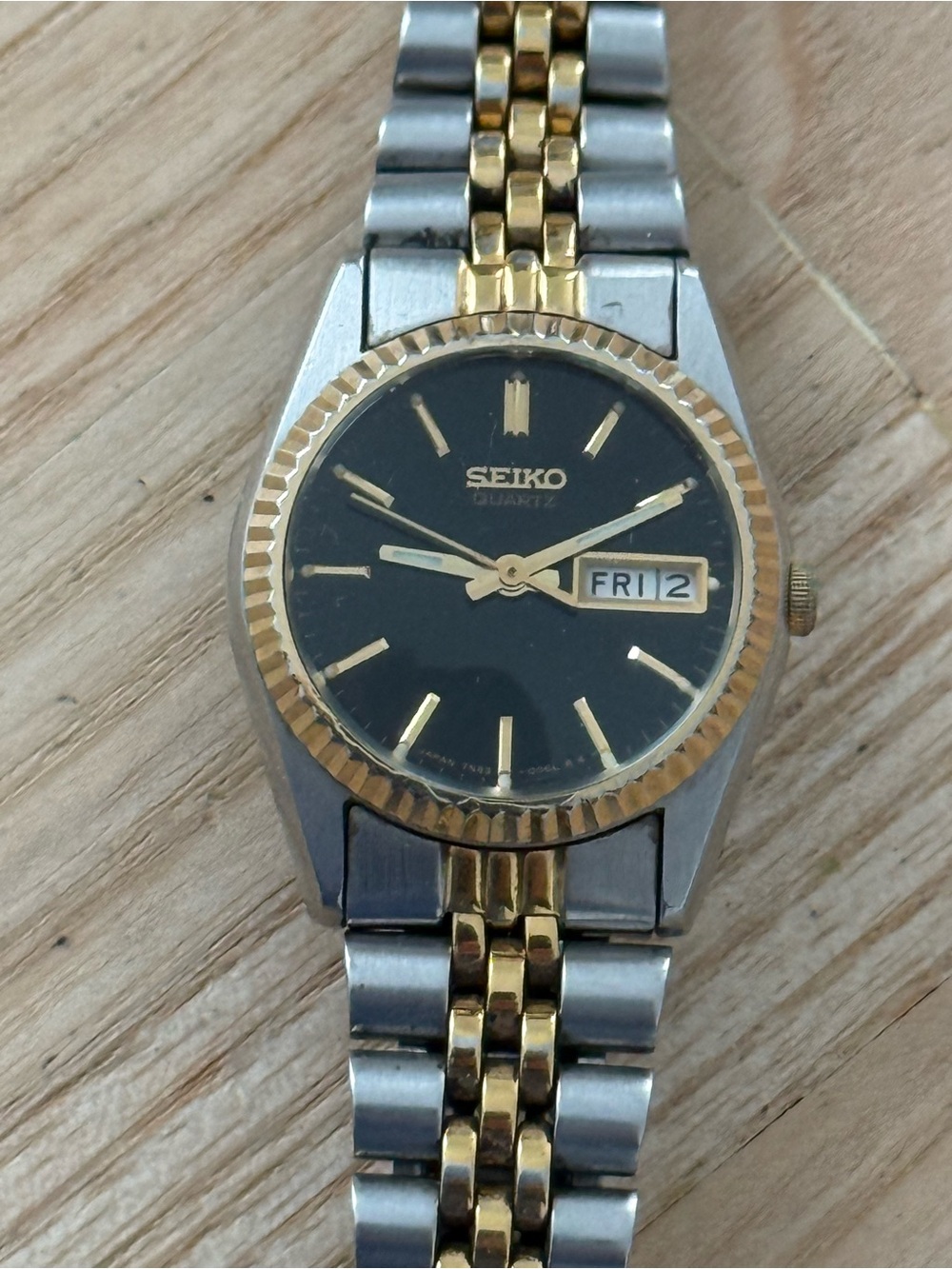 Seiko Presidential Vintage Ladies Watch Black Dial Two-Tone Bracelet Case Date - Picture 3 of 13